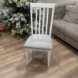 5 pieces White Chairs