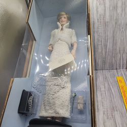Princess Diana Porcelain Doll From Franklin Mint
