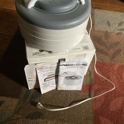Nesco Deluxe Food Dehydrator