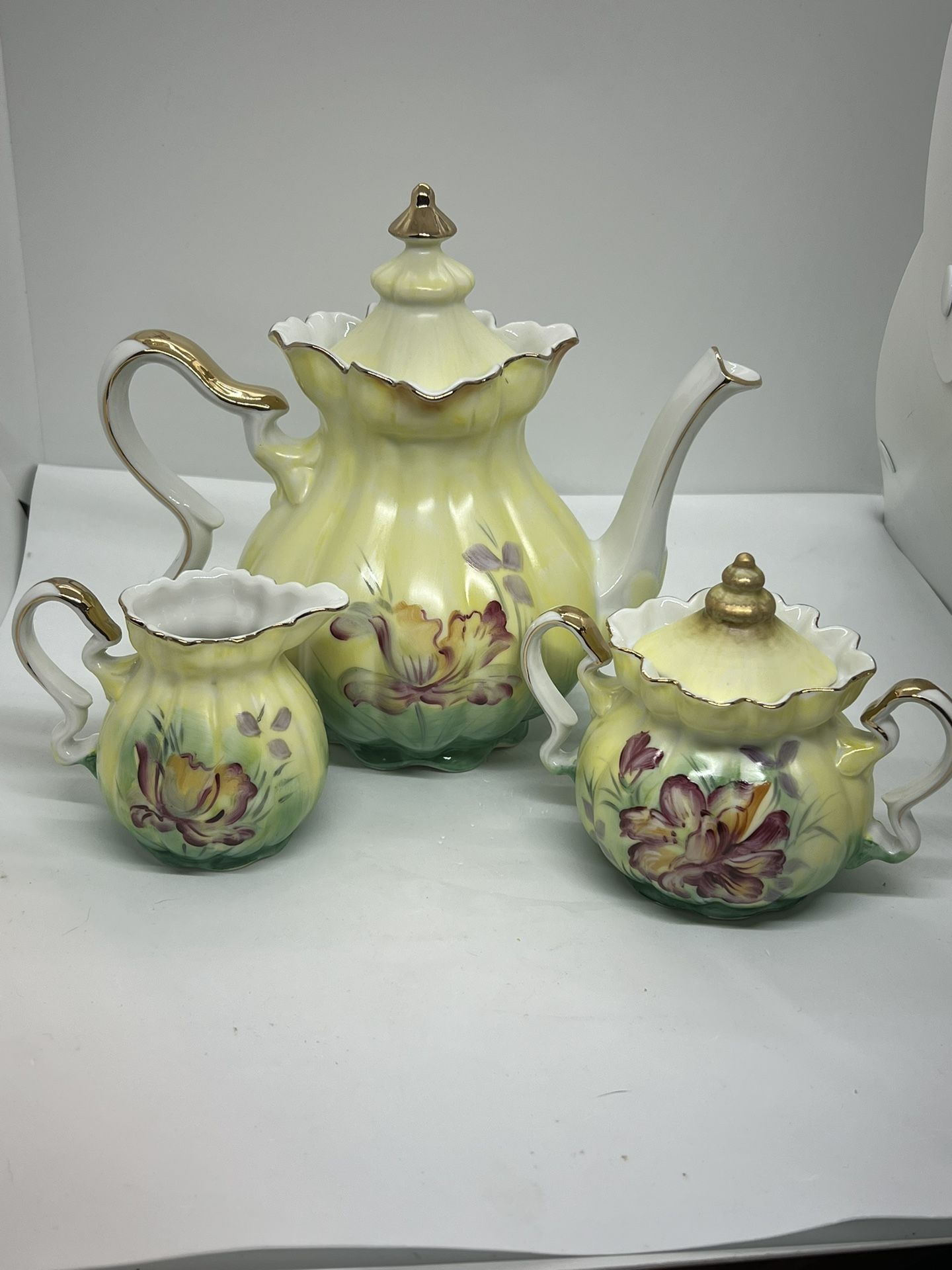 VTG NIPPON HAND PAINTED FLORAL TEAPOT CREAMER & SUGAR SET MATTE FINISH GOLD TRIM