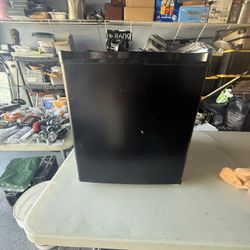 Hisense Mini Fridge Like New