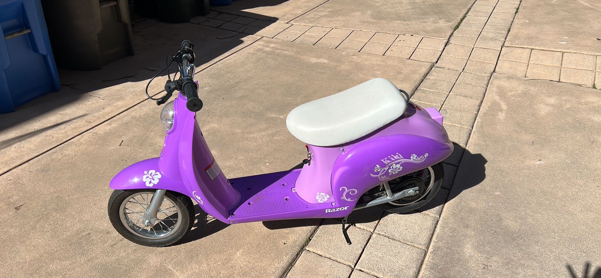 Kiki Motorized Razor Scooter- Moped