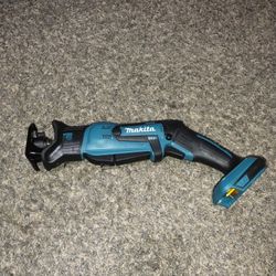 Makita saw saw XRJ01