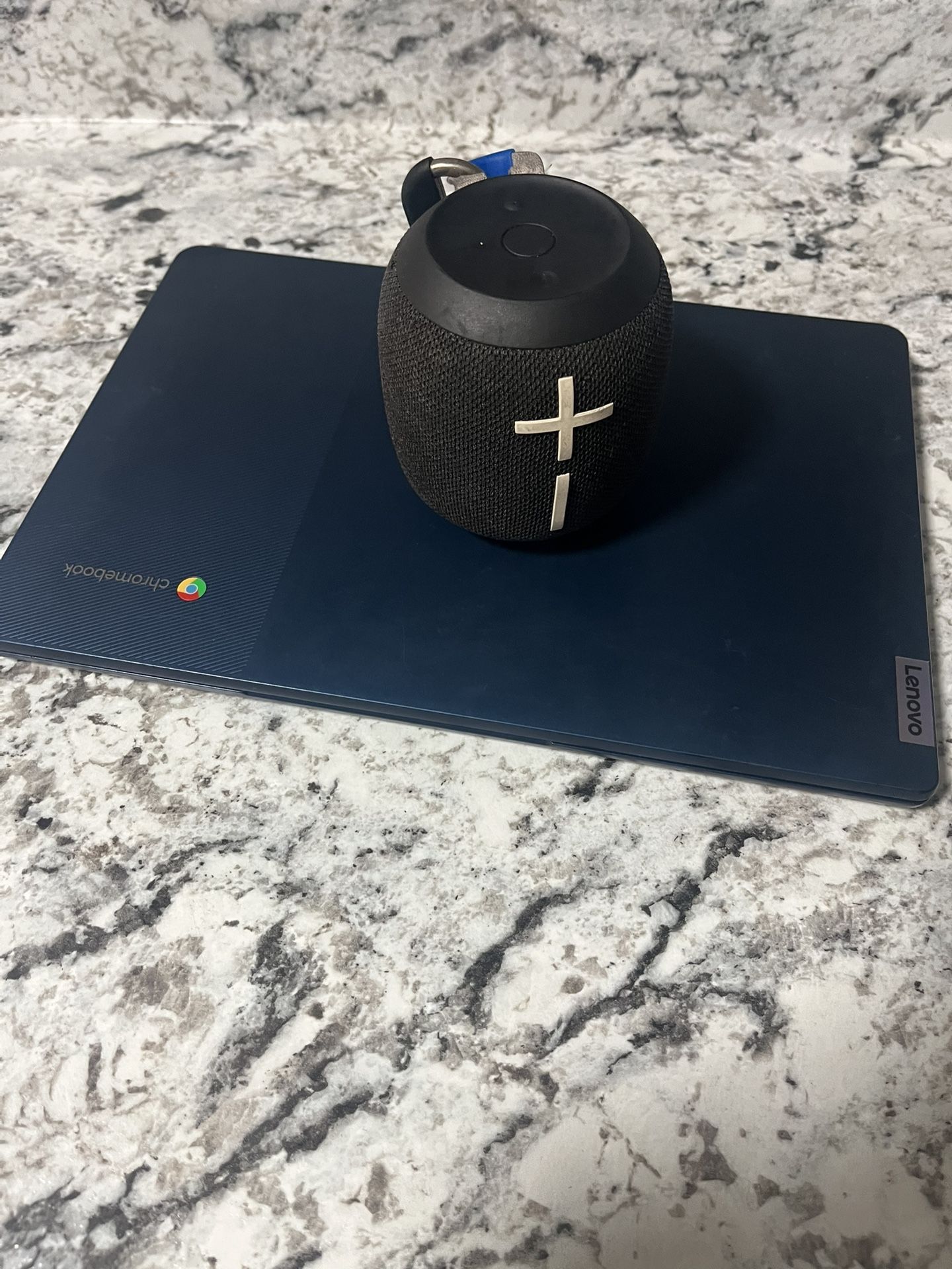 Bundle Computer And Speaker