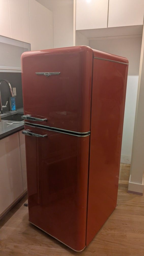 Retro Style Fridge 