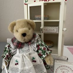 Muffy VanderBear Cherry Pie