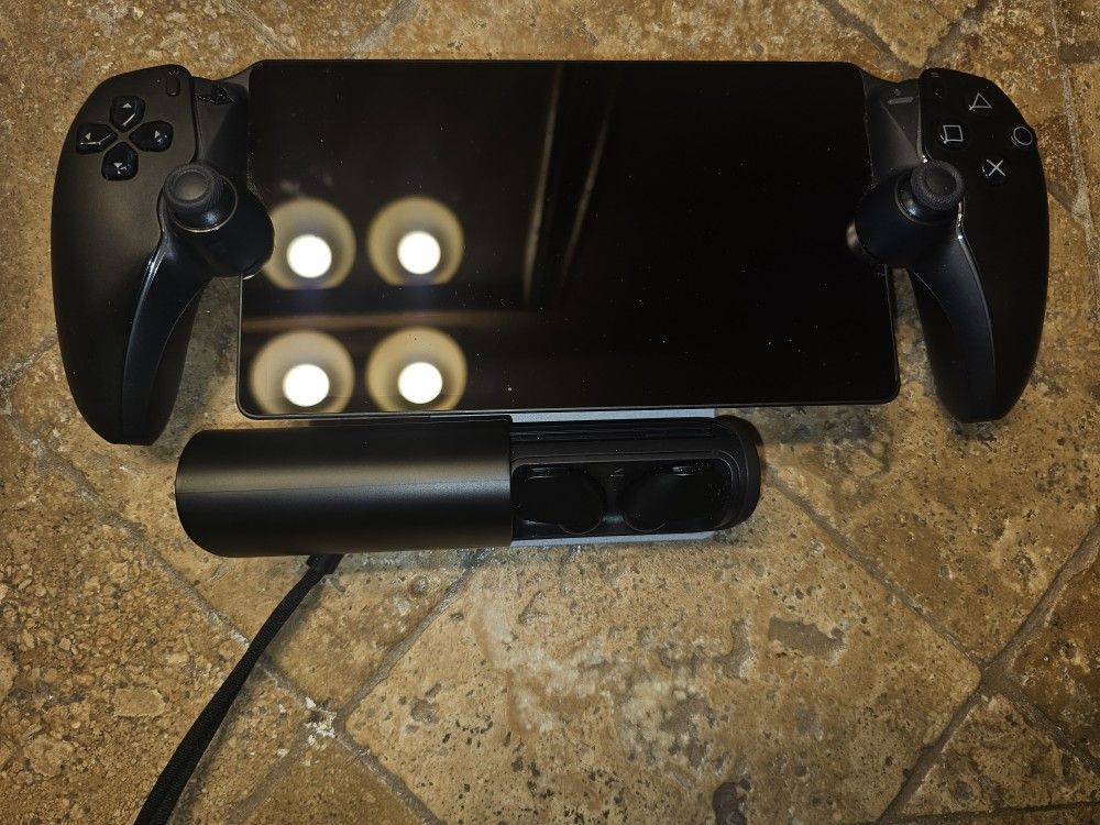 Playstation Portal & Pulse Explorer Earbuds