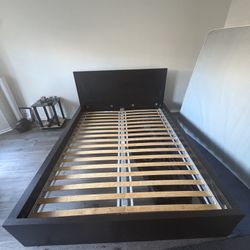 Queen Platform Bed Frame – Wood Slats – Easy Assembly