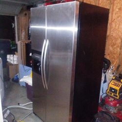KitchenAid Side-by-side Stainless Steel Fridge Freezer What