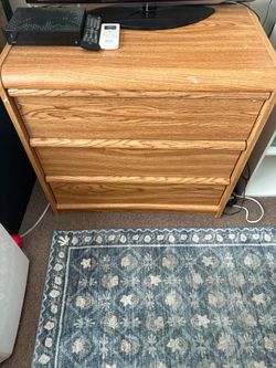 Moving Sale: 3 drawer Chest