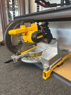 DeWalt Compound Miter Saw