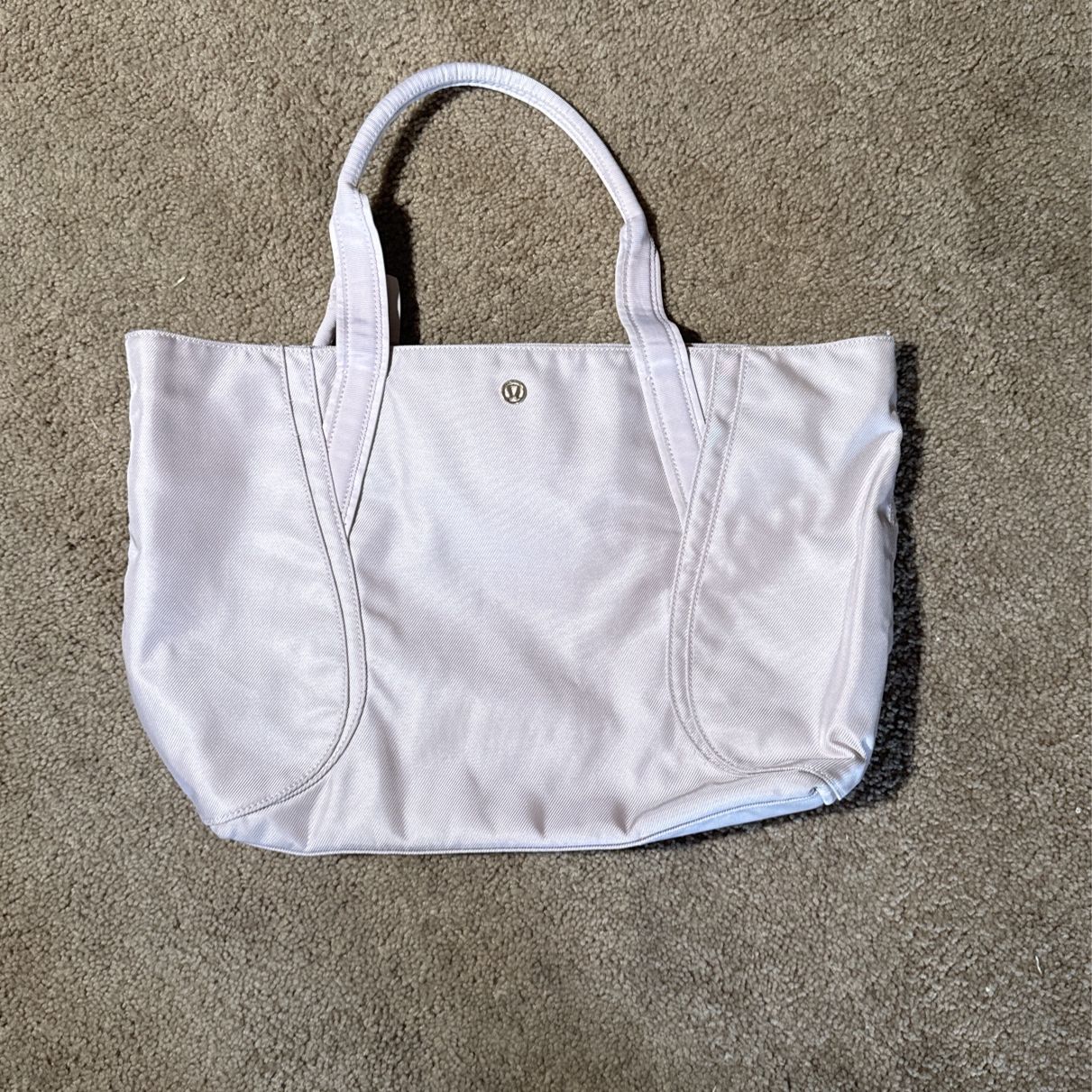 lululemon tennis bag Pretty little bag for #tennis #pickleball #badminton #racketbag from  @lululemon