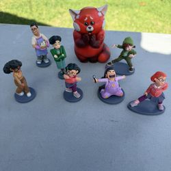 Disney / Pixar Turning Red 6-Piece PVC Figure Deluxe Play Set