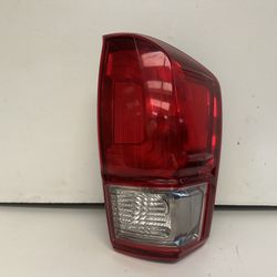 2016 2017 2018 2019 2020 2021 2022 2023TOYOTA TACOMA REAR RIGHT PASSENGER SIDE TAIL LIGHT OEM