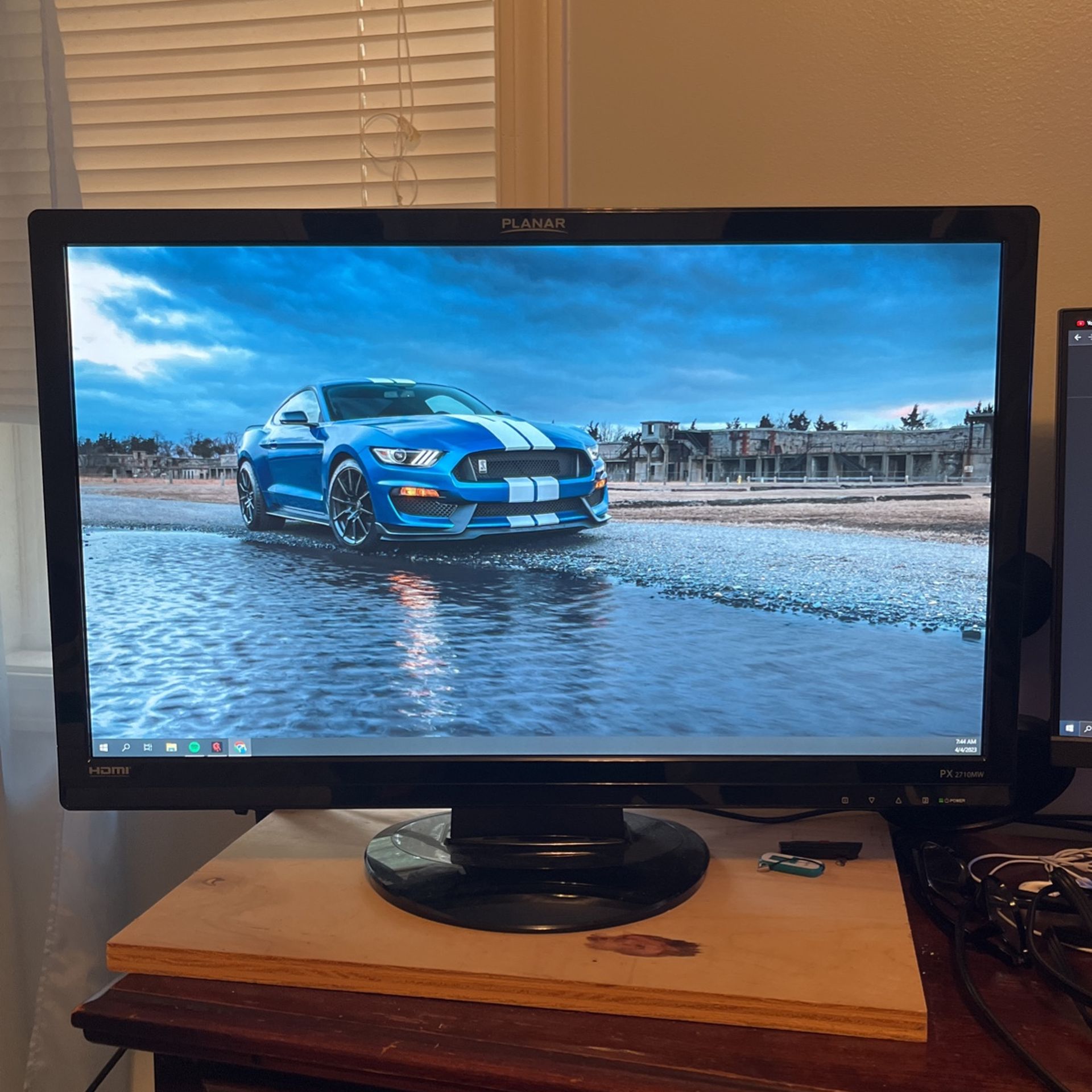 Monitor (Planar PX2710MW) 27 in.