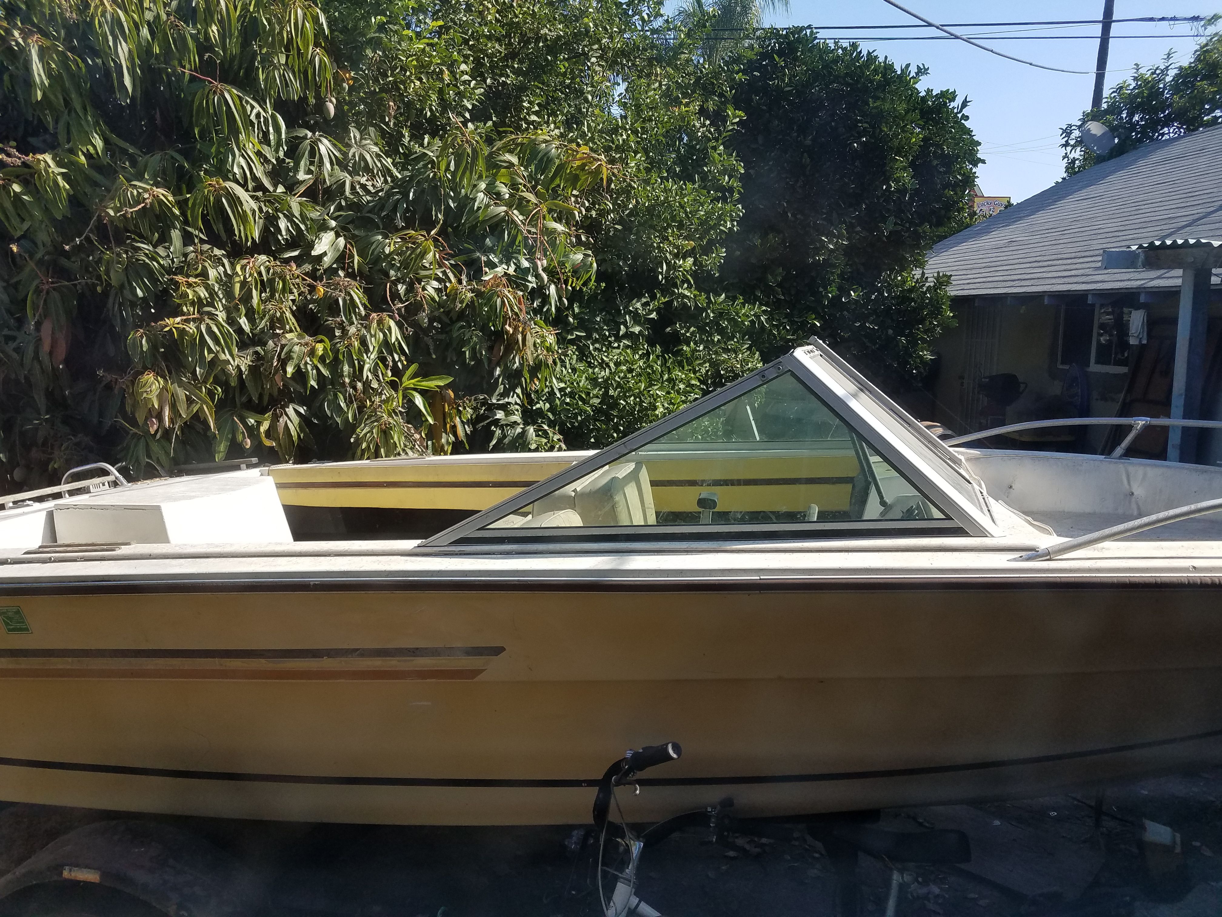 Boat 171/2 foot & Trailer/ Selling by part