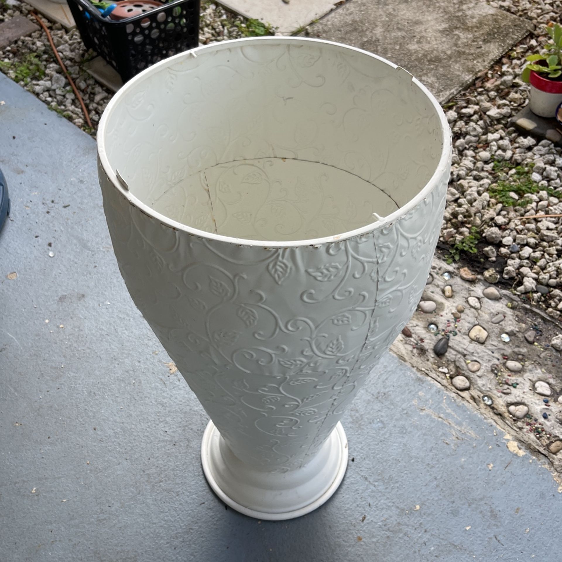 Metal Plant Holder Pot