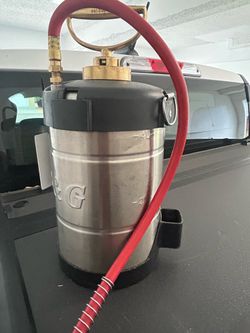 B&G 1 Gallon Stainless Steel Sprayer - Wand-Crack & Crevice Tip