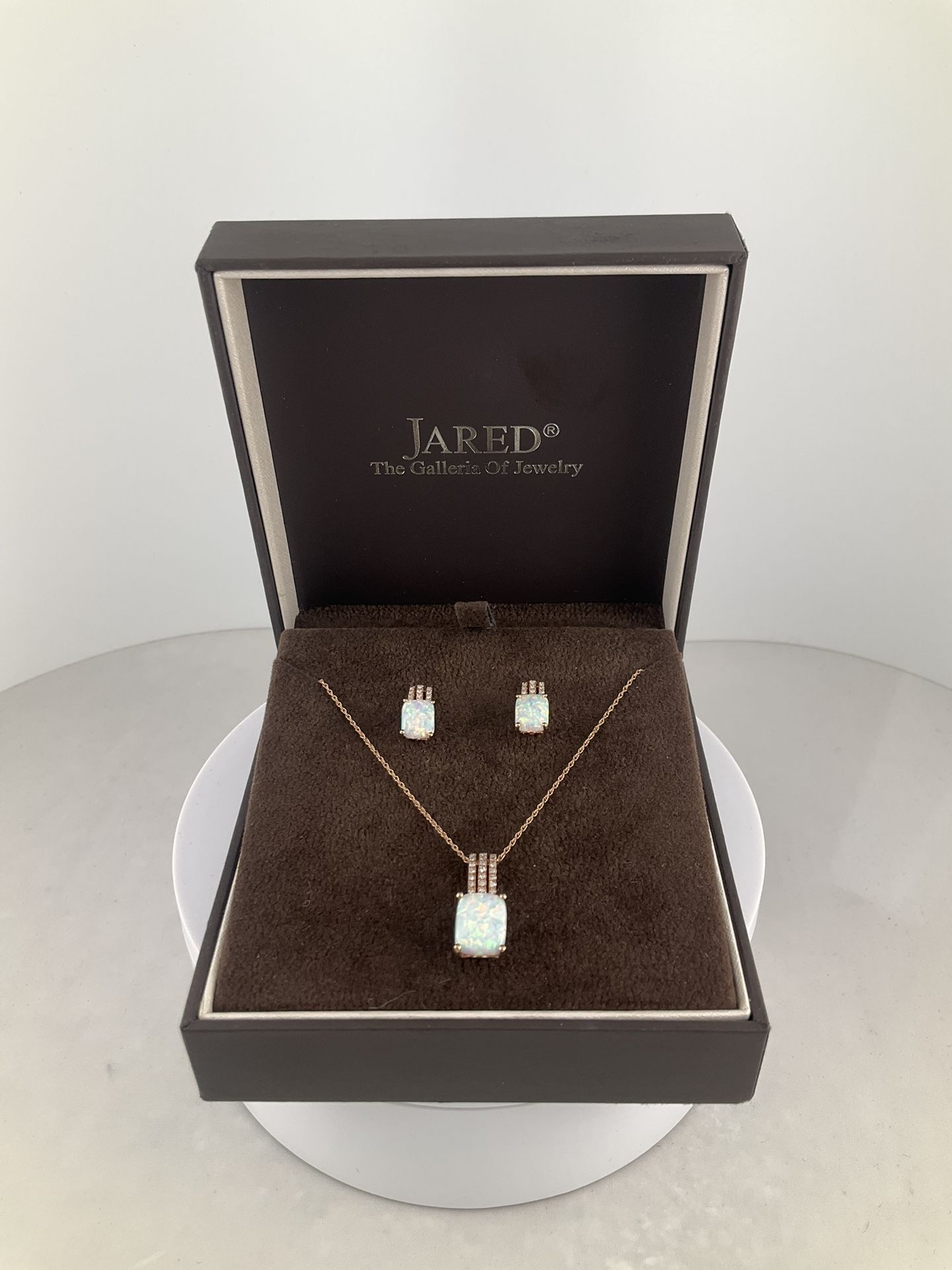 GORGEOUS ROSE GOLD SETπ 10K 3.70Ga Rose Gold Opal and Diamond Pendent With Chain $699.99ππ³ 10K 3.70G Rose Gold Matching Earrings $699.99π