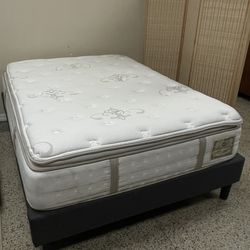 Full Bed Plush pillowtop 13”Mattress, Platform Base 🚚 extra Colchón limpio de base de Cama