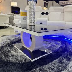 MOVING SALE! coffee table!