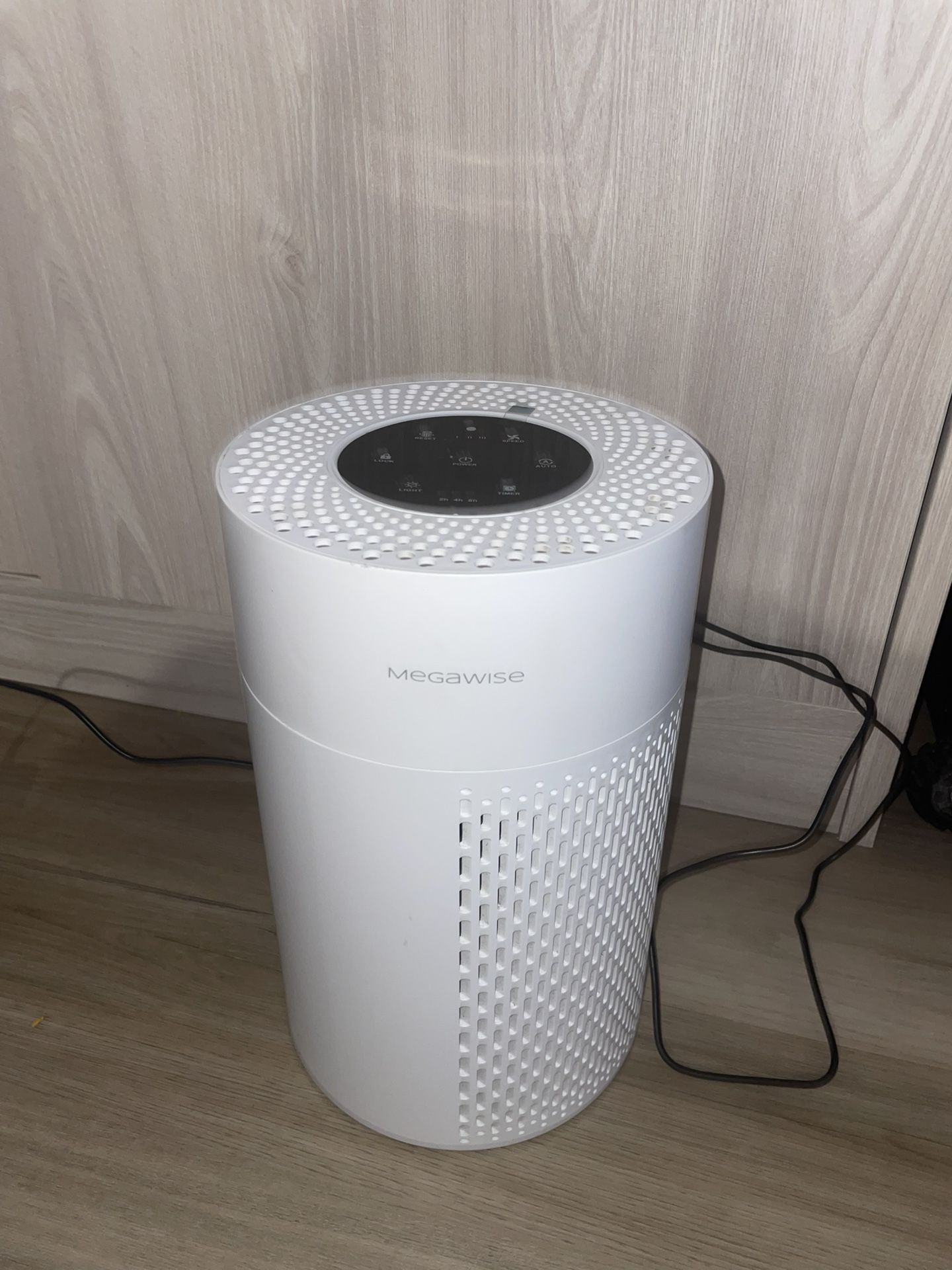 Megawise Air Purifier – Excellent Condition !Quick Sale !