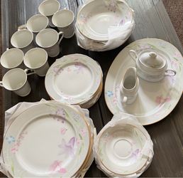 Vintage Studio Nova Fine China Set – Balmoral Gray MA105 – Cottagecore Floral Gold Trim