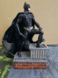 Batman Begins: Batman on Rooftop Statue