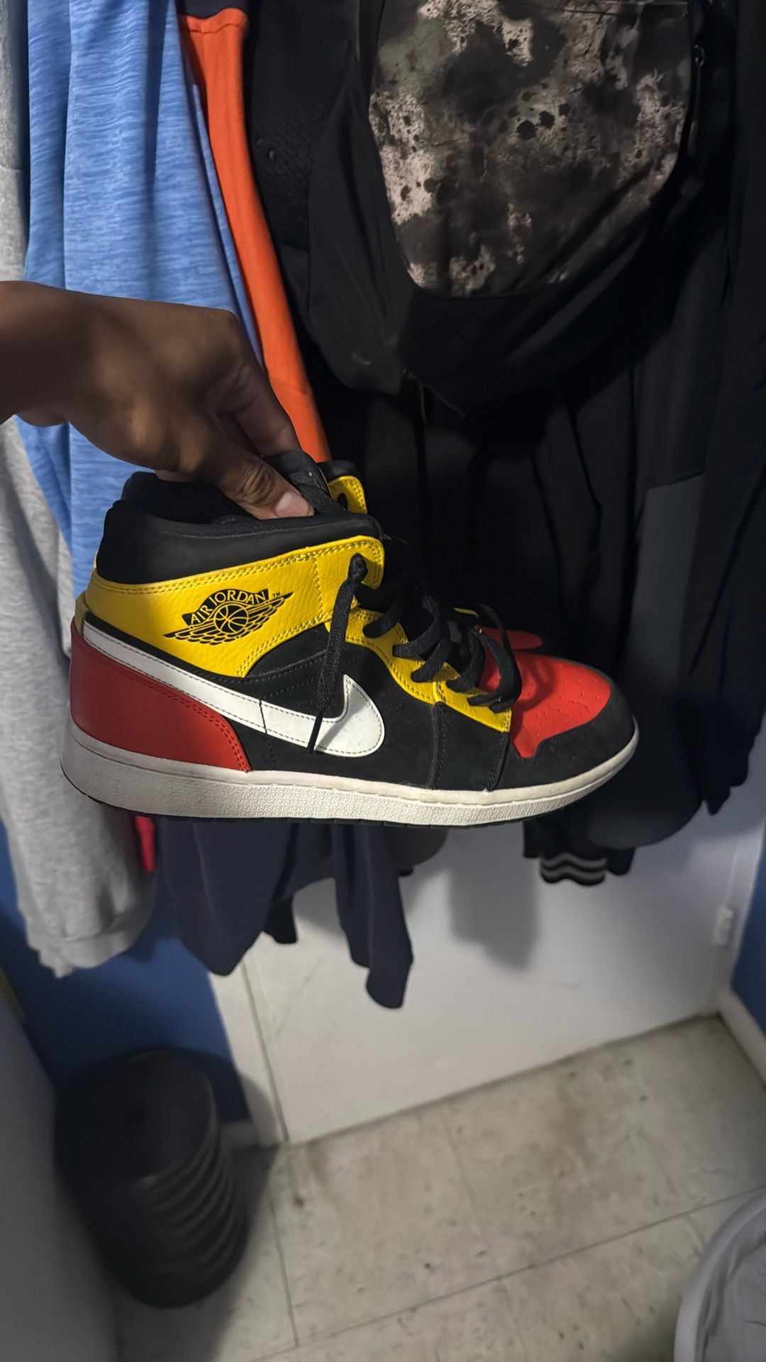 Air Jordan Mid Amarillo