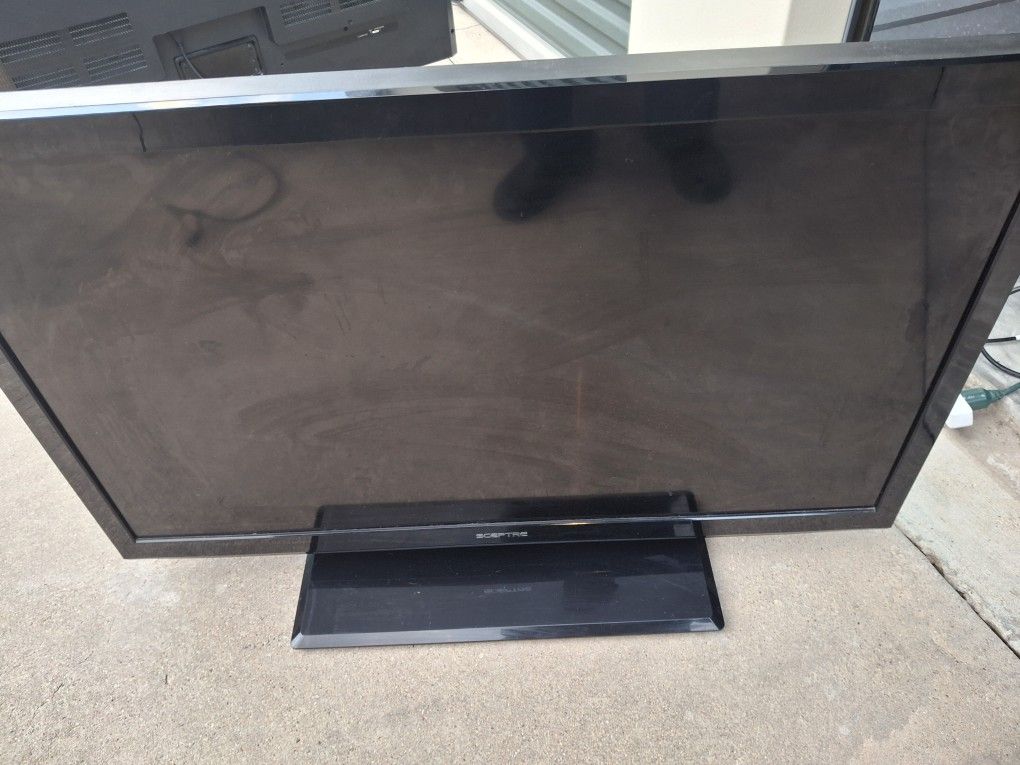60 Inch Insignia Tv W Remote, Can Deliver For Xtra $5