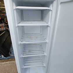Deep Freezer. Fits 2 Deer. 