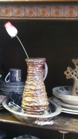 Valentine pottery with a rose