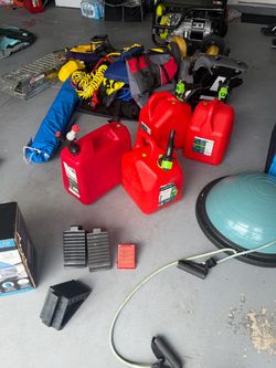 GARAGE SALE SATURDAY OCTOBER 3 JENSEN BEACH