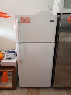 White refrigerator Frigidaire excellent condition . Warranty . Delivery available . 2203 Fowler st. Ft. Myers 33901