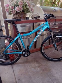 BIKE SPECIALIZED HARD ROCK TIRES SIZE 26 FRAME SIZE MEDIUM