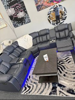 COMFY POWER RECLINER SECTIONAL COUCH SLIGHTLY USED