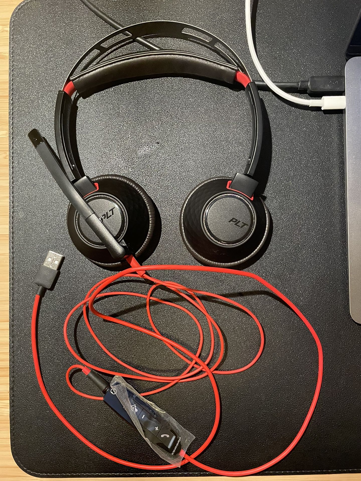 Plantronics Headset With Mic (black)
