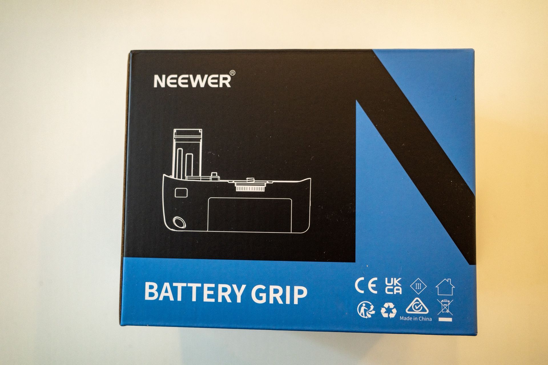 Neewer VG-C4EM Battery Grip for Sony – $50