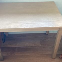 Williams Sonoma/ Pottery Bark Kids Short Table Or Desk