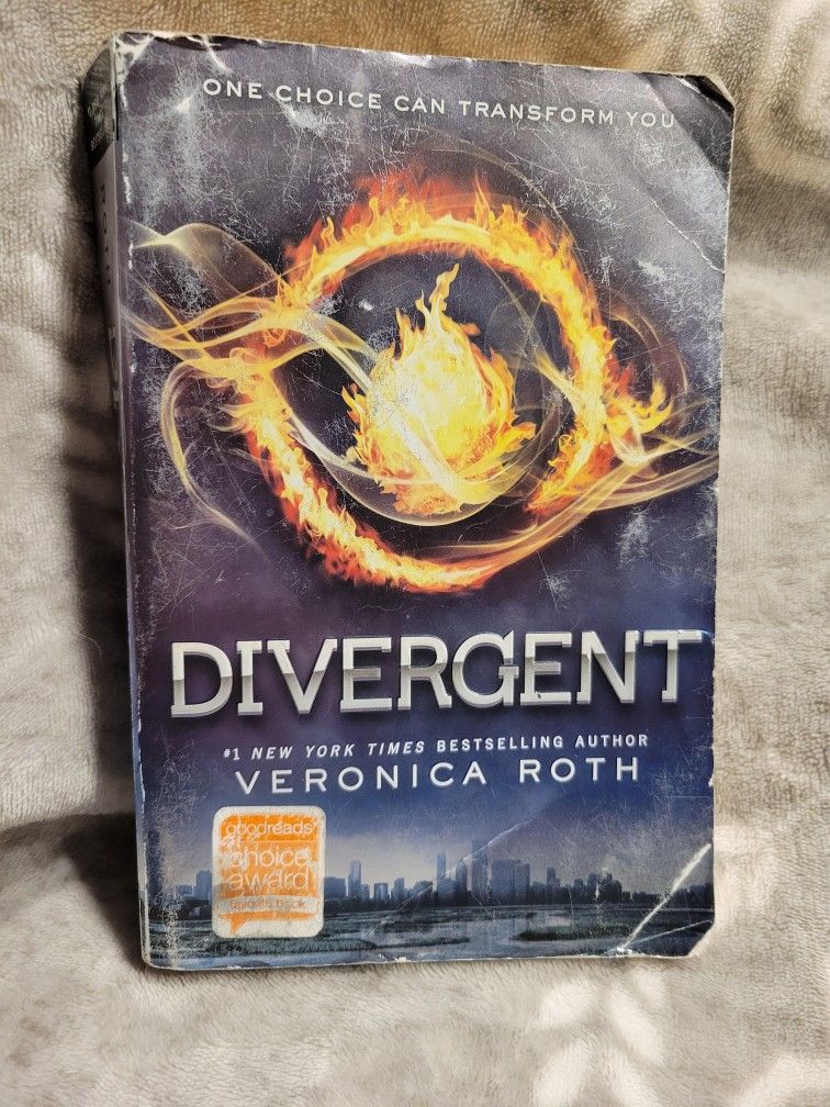 Divergent Book