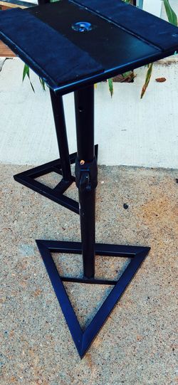 Stend por speakers for sale