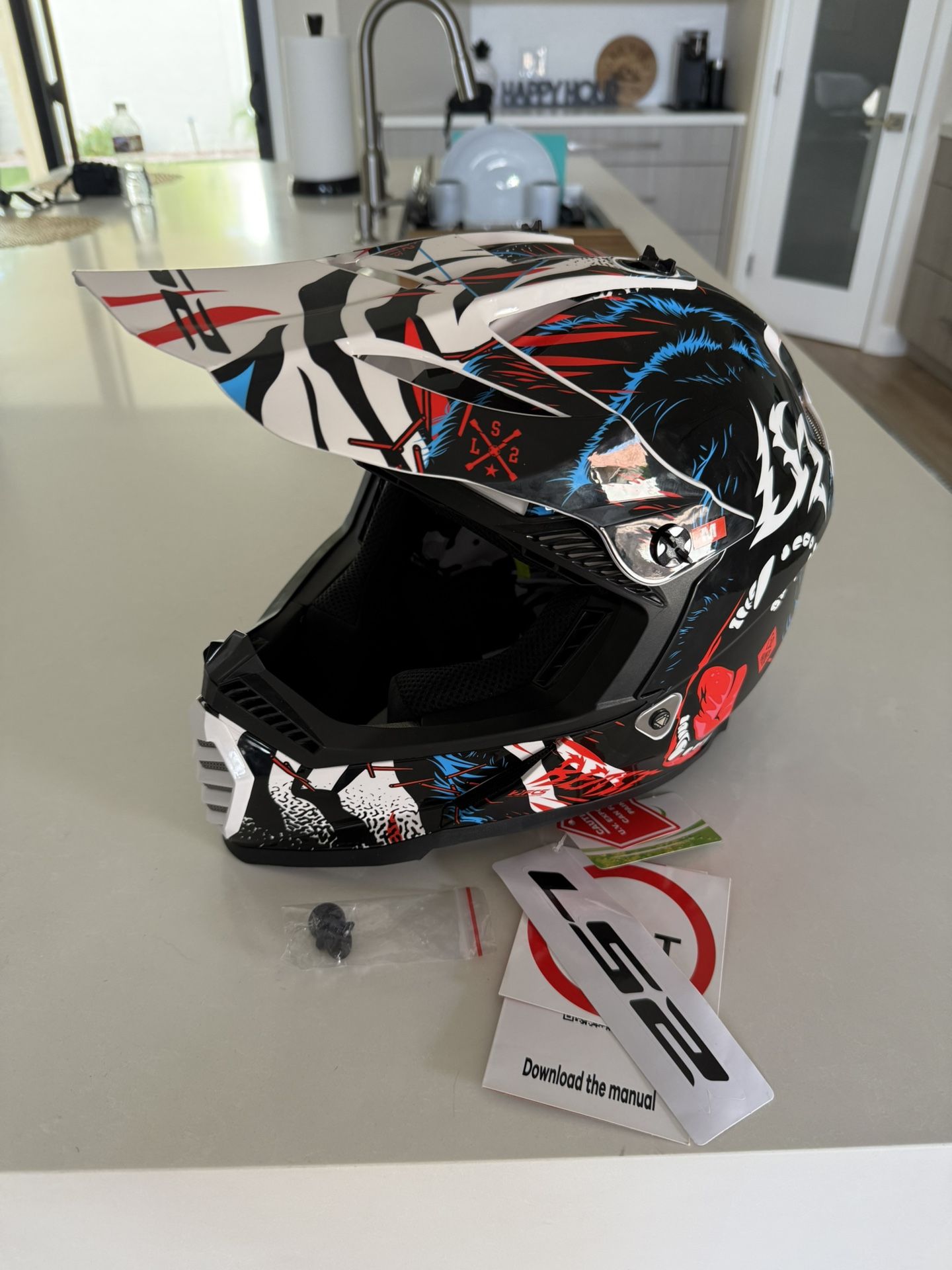 Helmet BRAND NEW