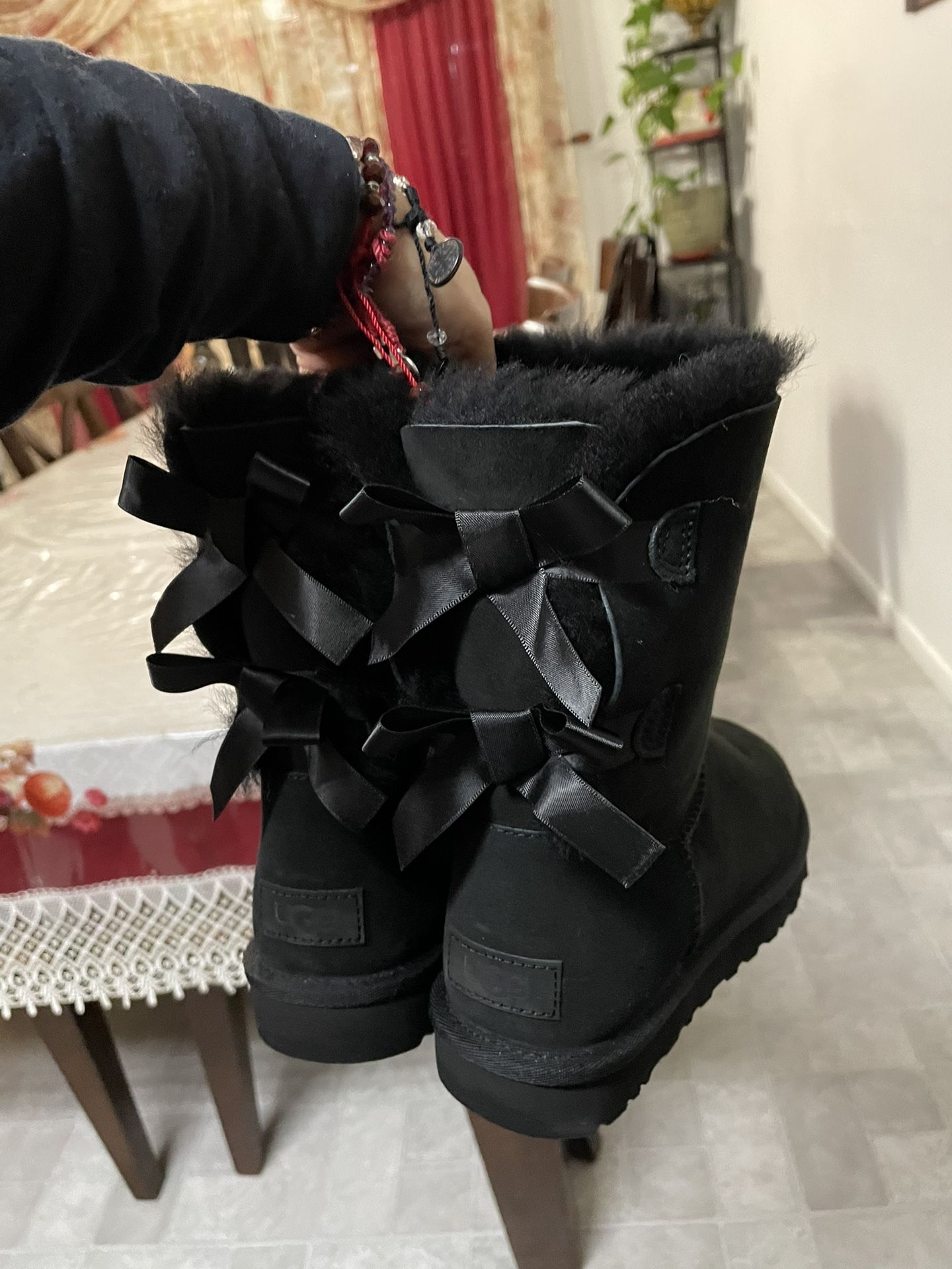 Black UGG boots 2 bows 