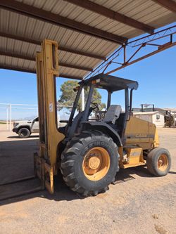 Case 586G Rough Terrain Forklift