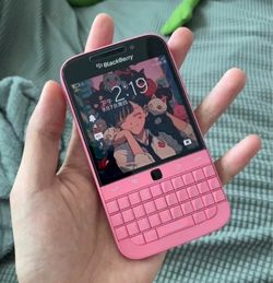 BlackBerry Classic Pink QWERTY Smartphone