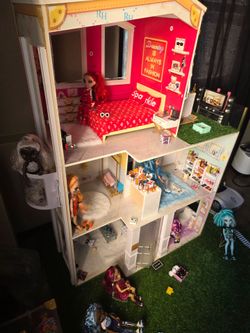 Doll house and so many  accessories