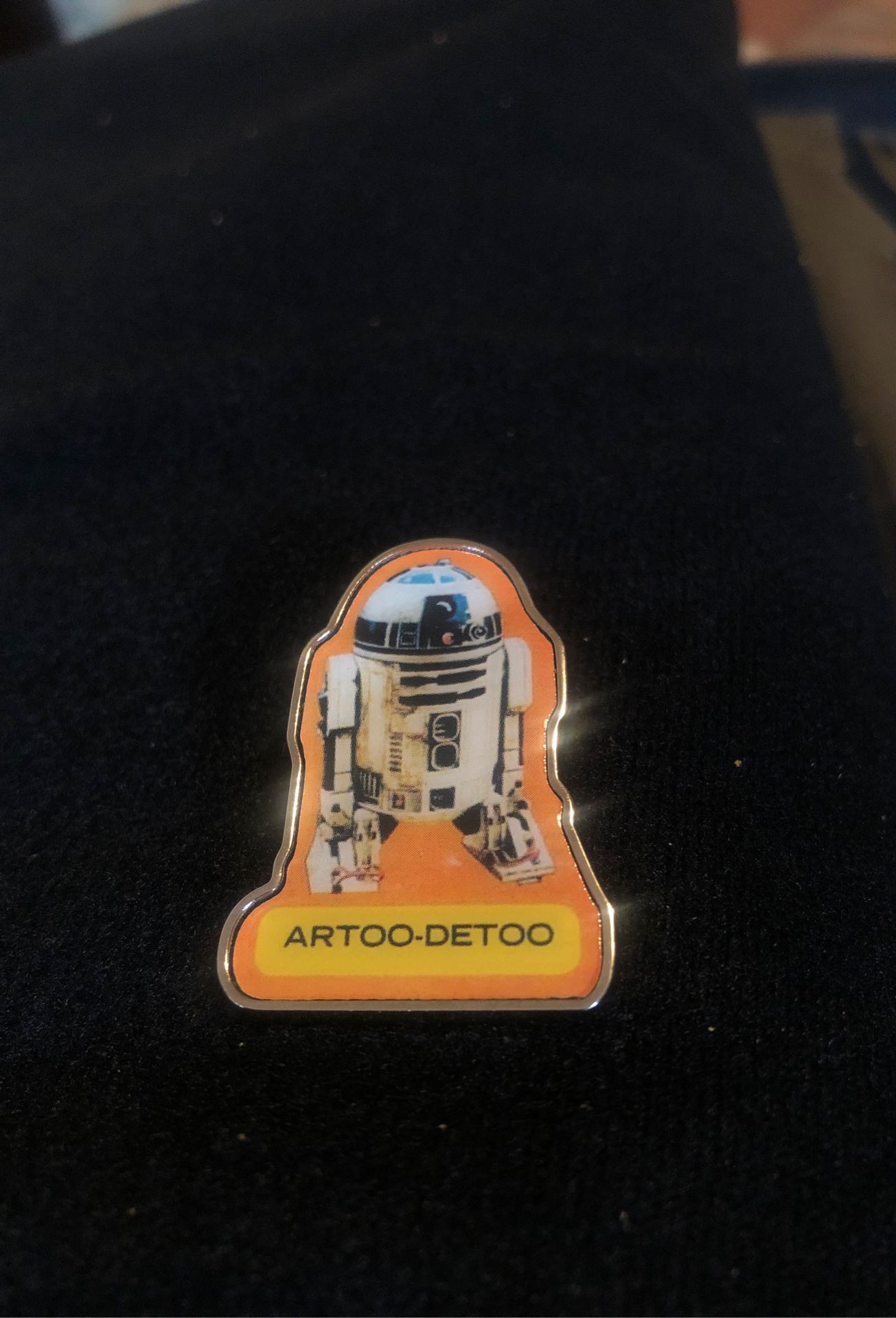 R2-D2 Star Wars Disney pin
