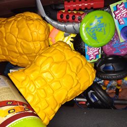 Box Of Toys. Caja De Juguetes. 