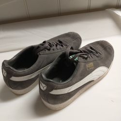 Size 7W Puma Flipper Shoes Great Condition