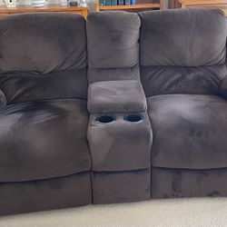 Love Seat With 2 Electric Reclining Seats 